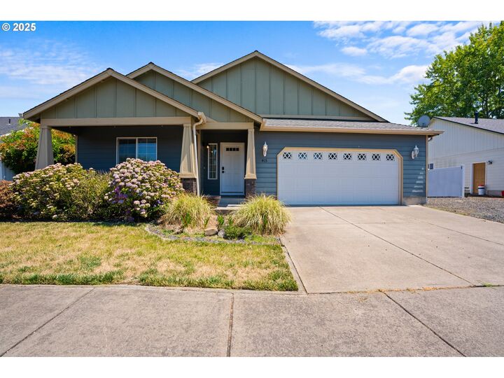 Property Photo:  415 W Sunrise Dr  OR 97352 