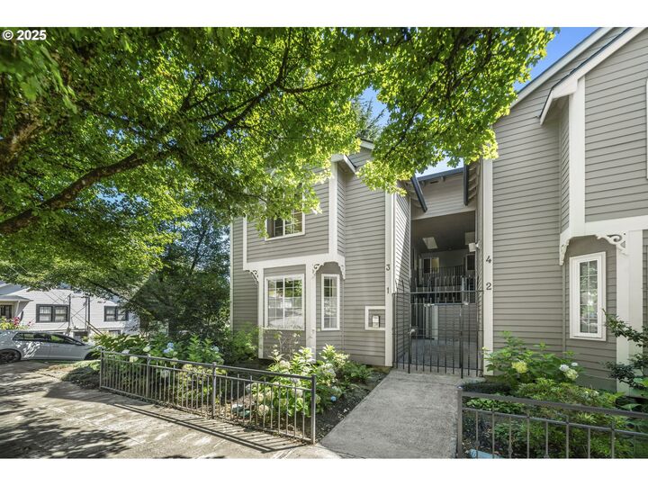 Property Photo:  3812 S Kelly Ave 1  OR 97239 