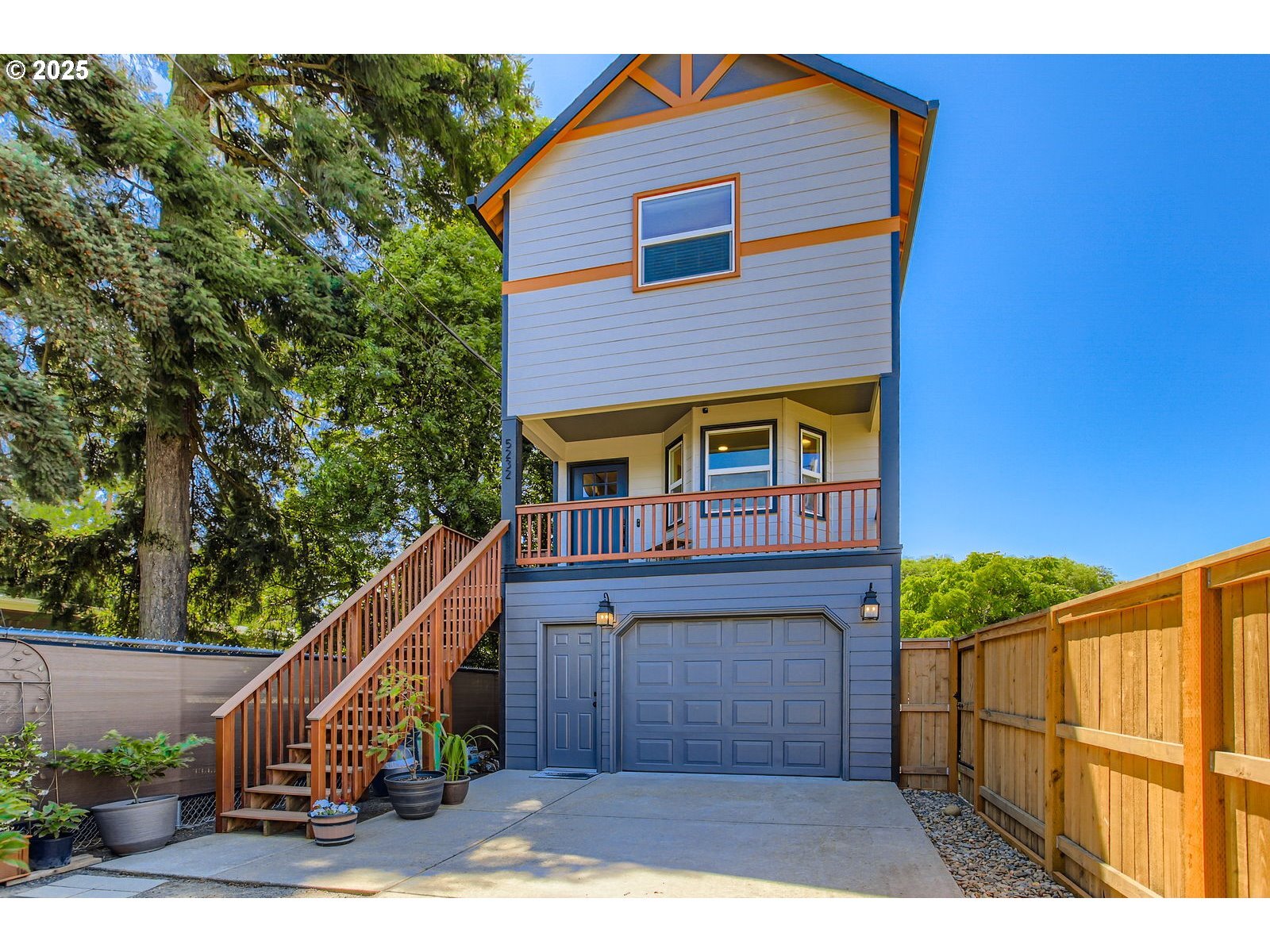 Property Photo: 5232 SE Malden St OR 97206