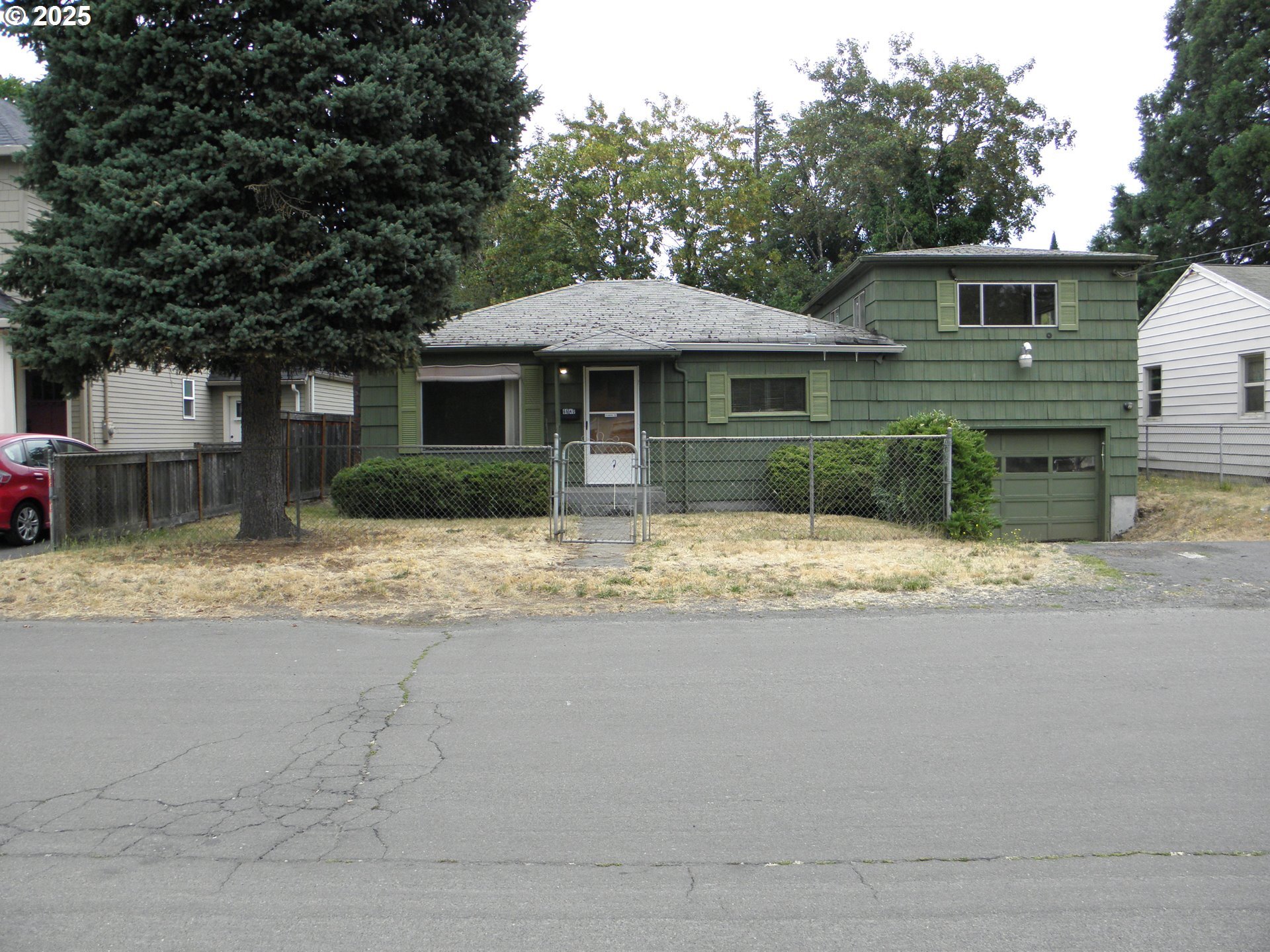 Property Photo: 6640 SE 66th Ave OR 97206