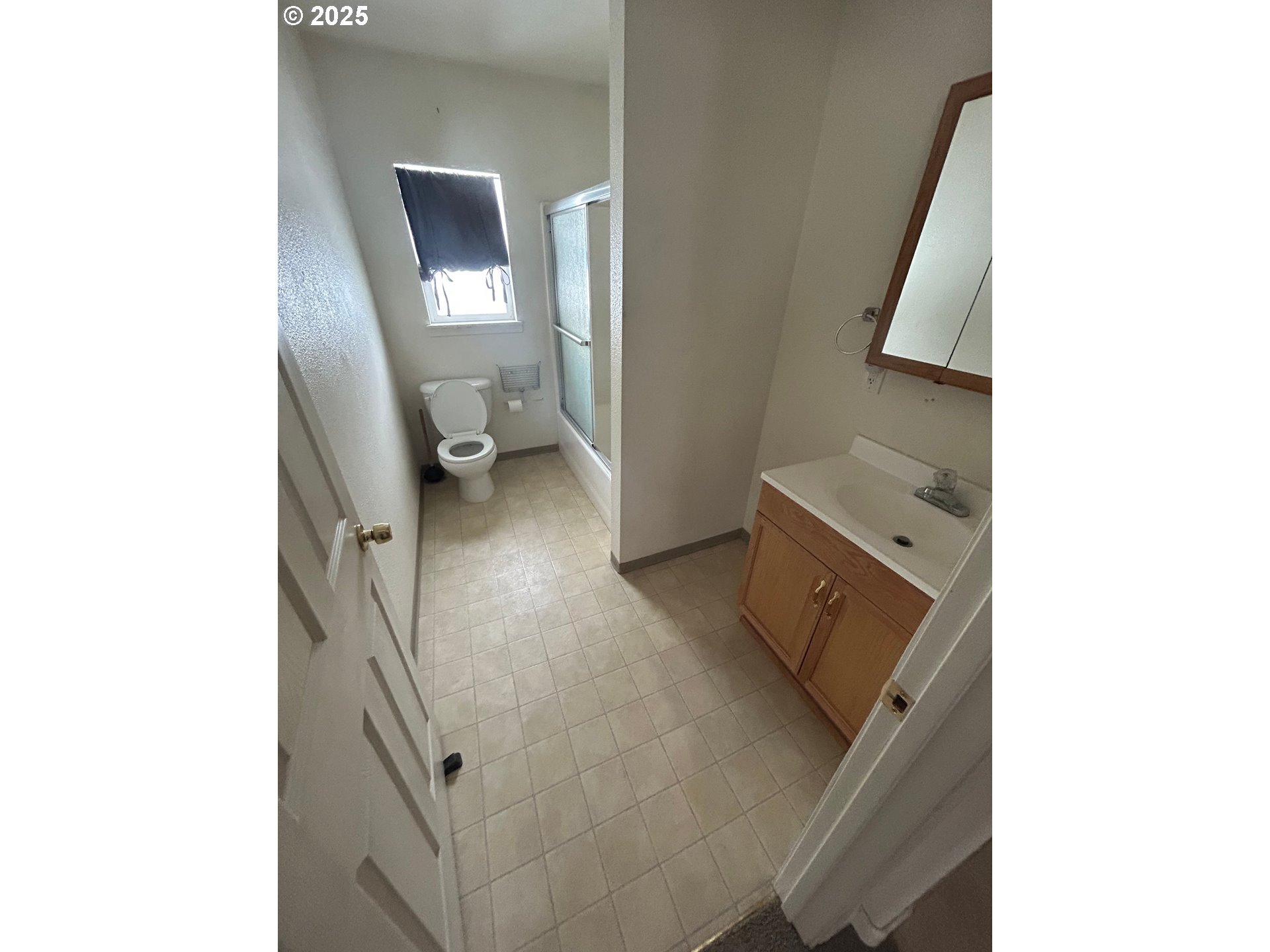 Property Photo: 700 S 702 704 S Columbus Ave WA 98620