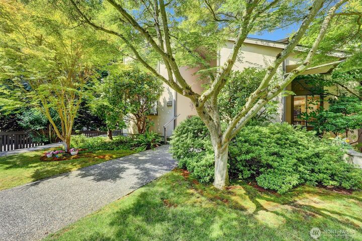 Property Photo:  1610 NE 140th Street N3  WA 98125 