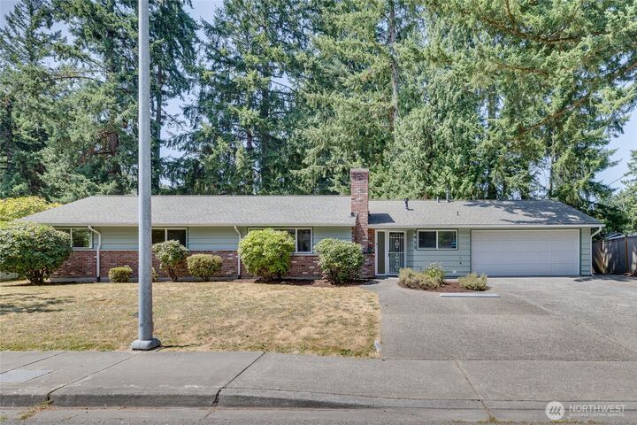 2415  164th Avenue NE  Bellevue WA 98008 photo