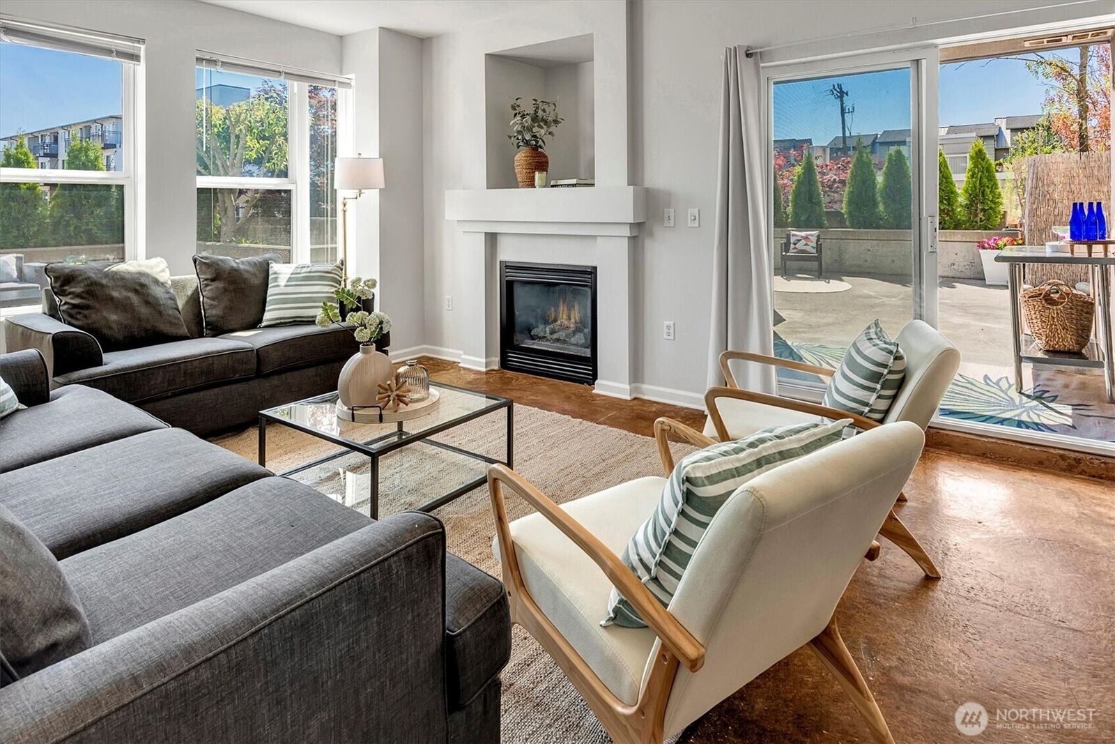 Property Photo:  4343  Roosevelt Way NE 202  WA 98105 