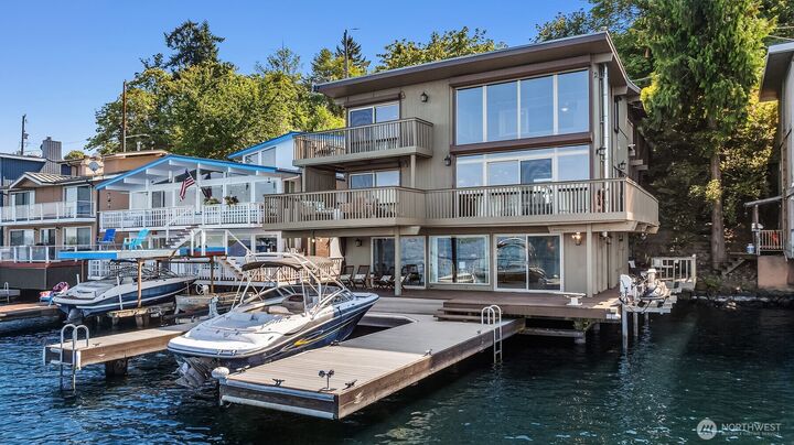Property Photo:  9654  Rainier Avenue S  WA 98118
