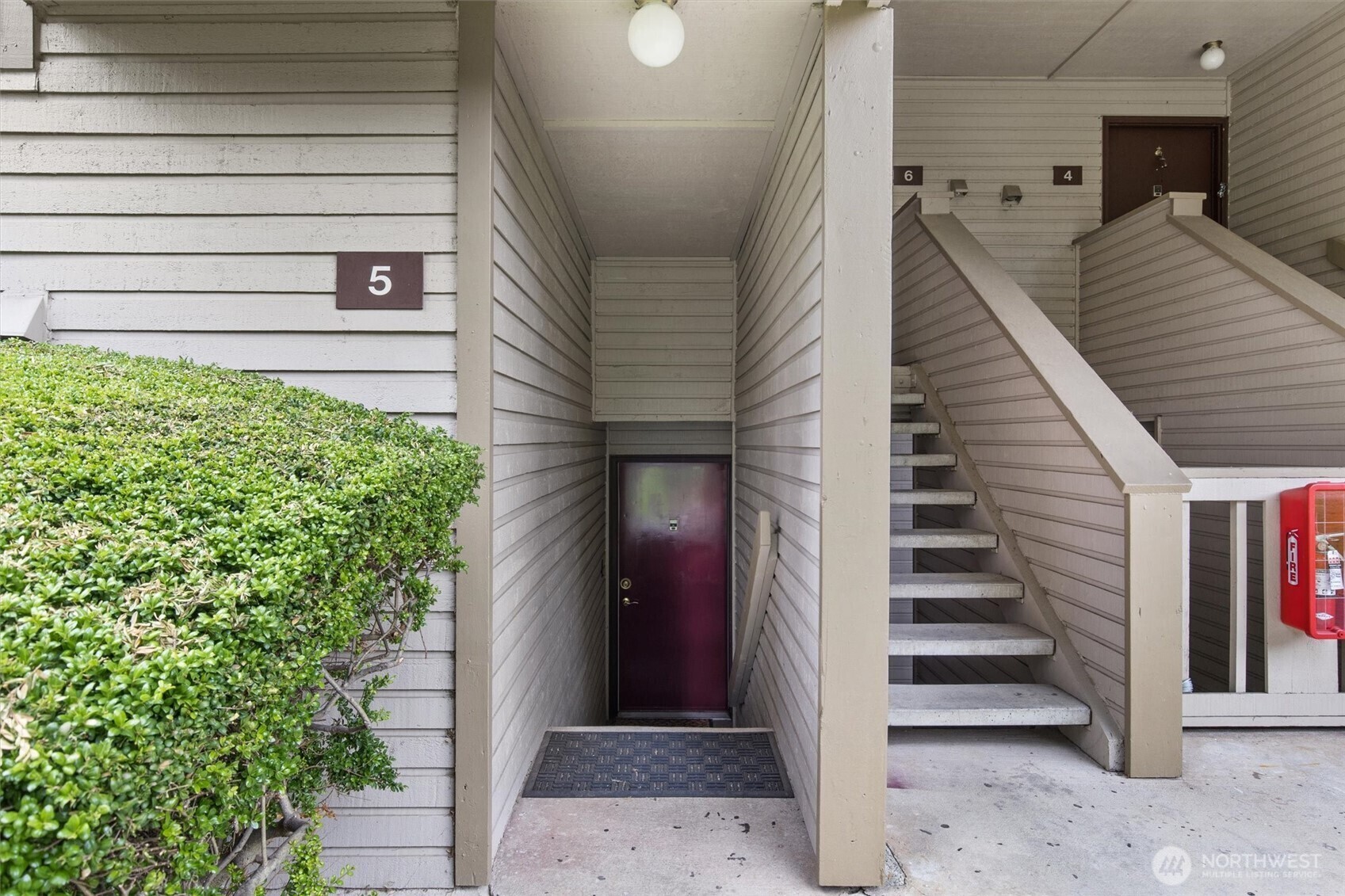 Property Photo: 14717 NE 44th Place R5 WA 98007