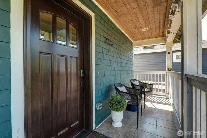 Property Photo:  2723 S King St  WA 98144 
