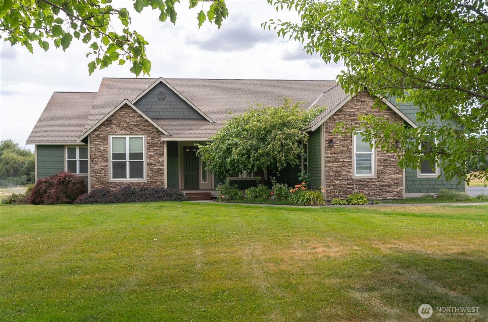 Property Photo: 200 Crossroads Drive WA 98926