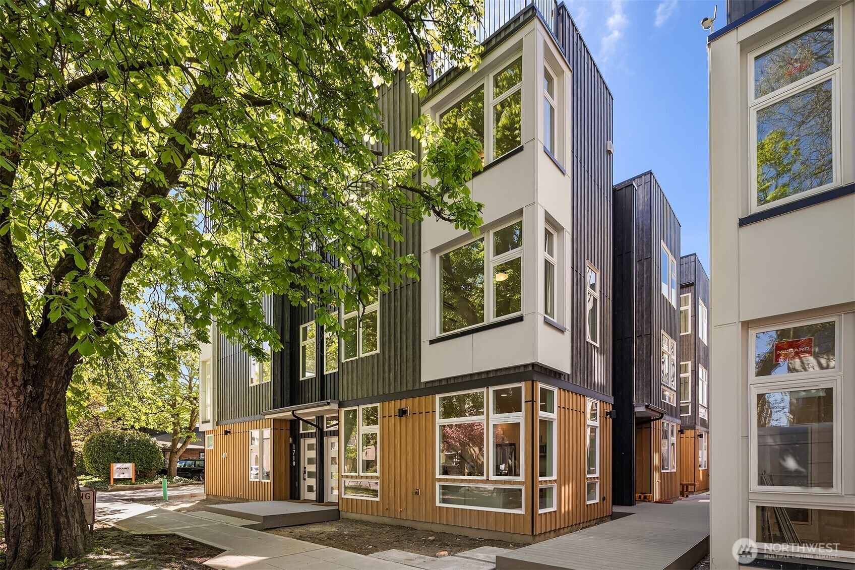 Property Photo: 1737 17th Avenue WA 98122