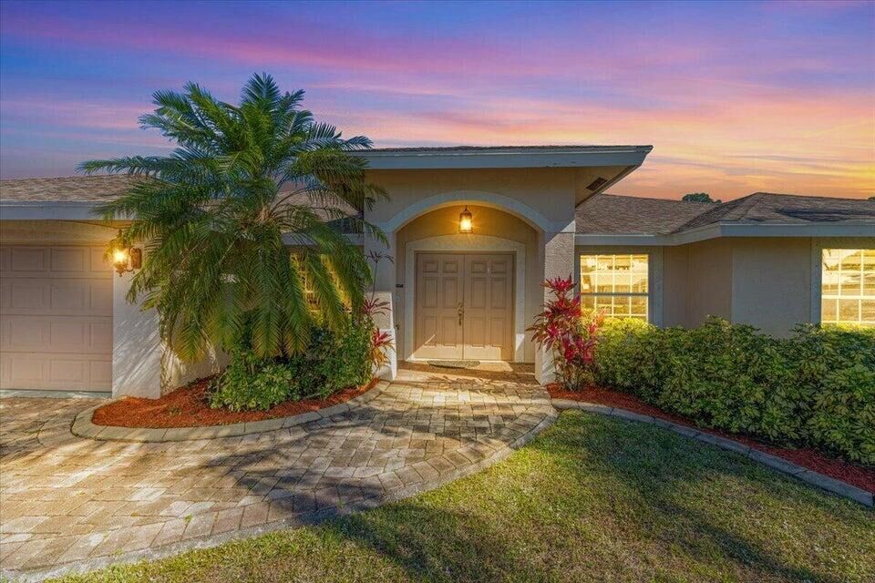 Property Photo:  665 SW Fair Avenue  FL 34953 