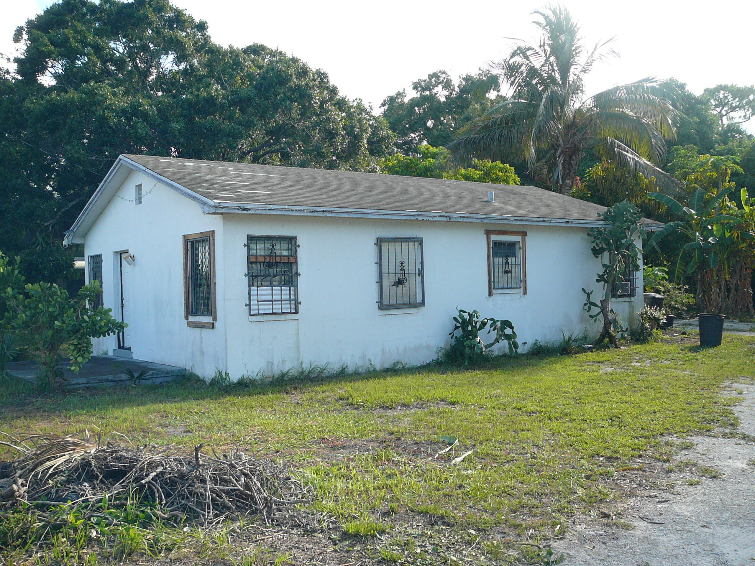 Property Photo: 312 S 25th Street FL 34947
