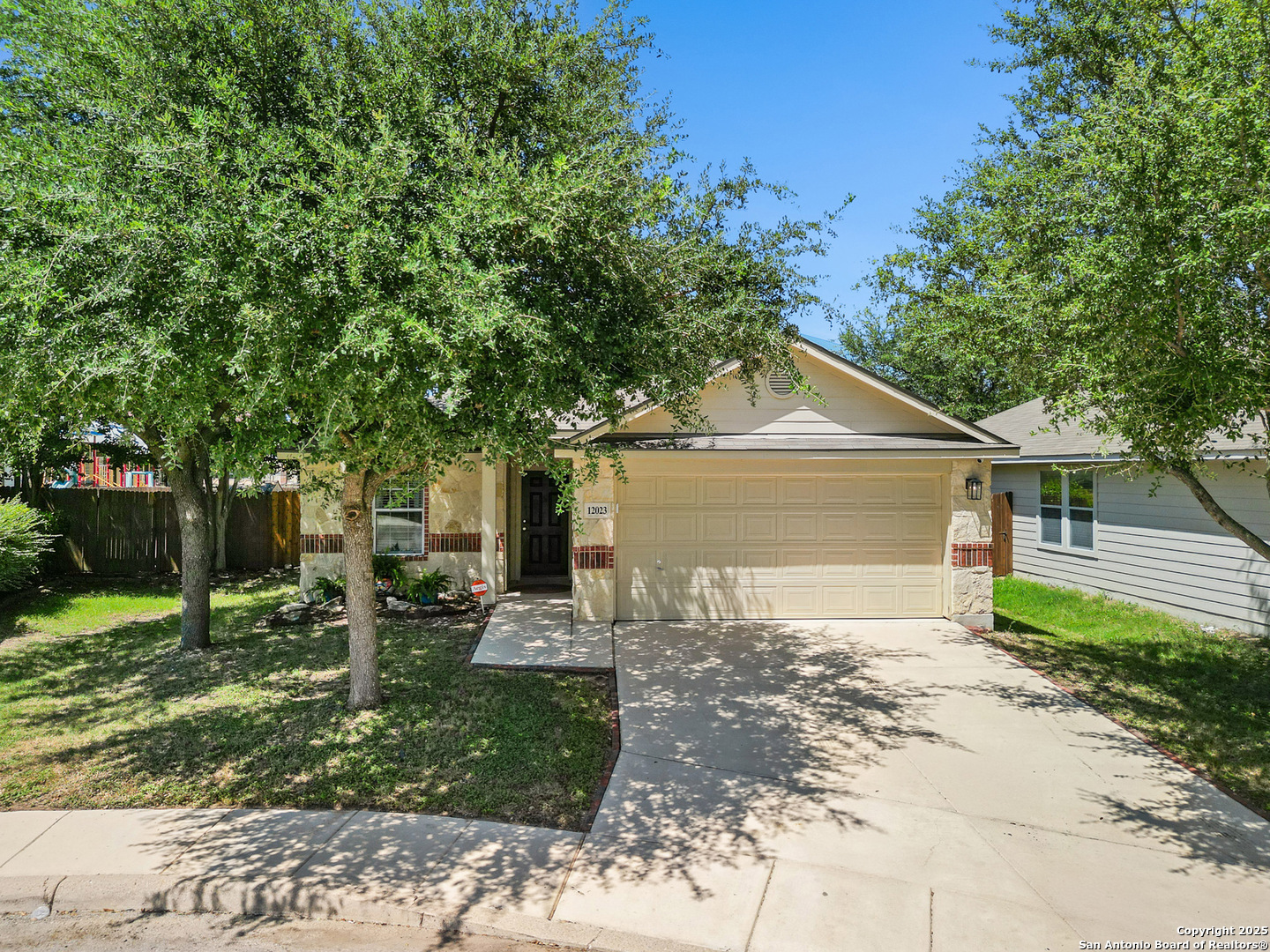 Property Photo: 12023 Mill Love TX 78254