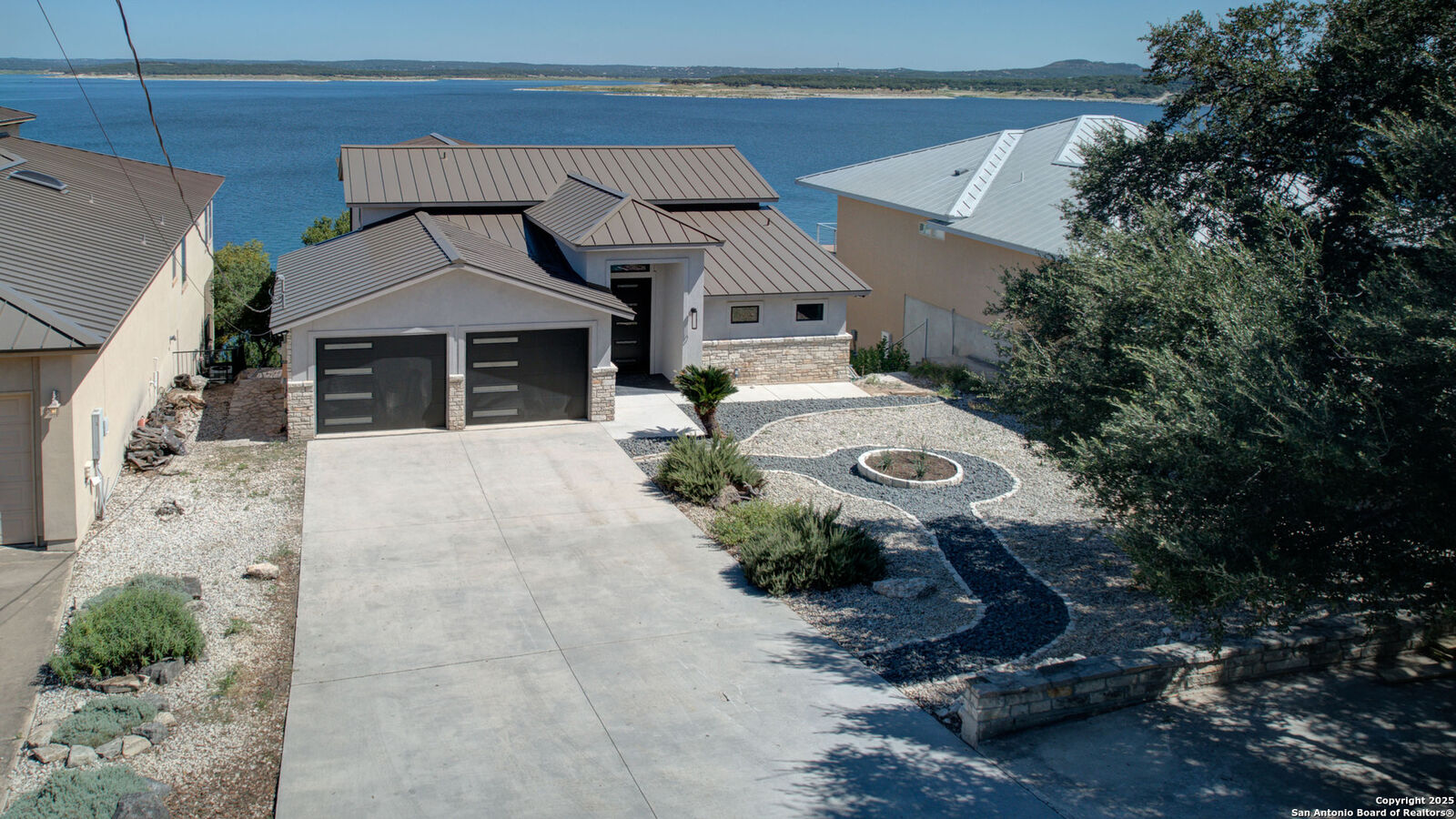 Property Photo: 2934 Colleen TX 78133