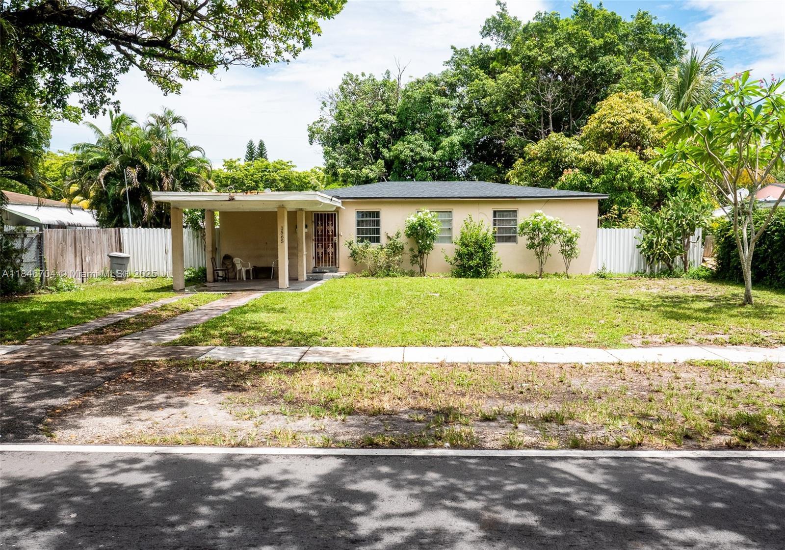 1565 NW 127th St  North Miami FL 33167 photo