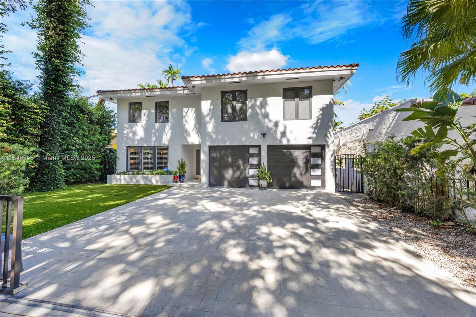 Property Photo:  1117 Alberca St  FL 33134 
