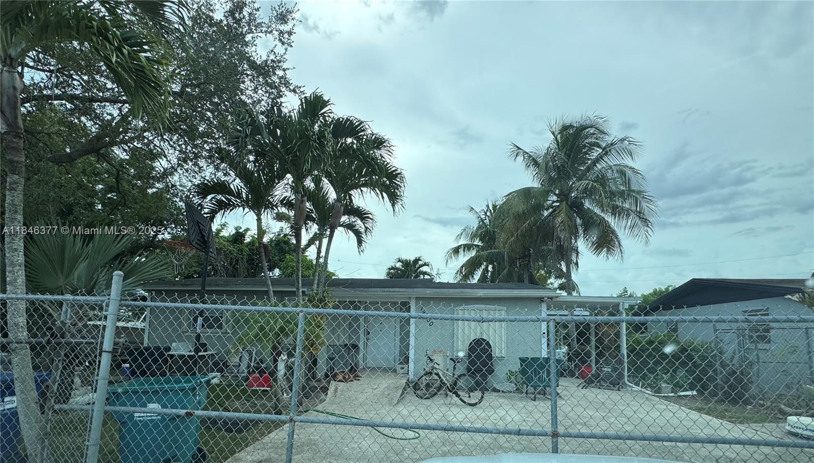Property Photo: 14200 Madison St FL 33176