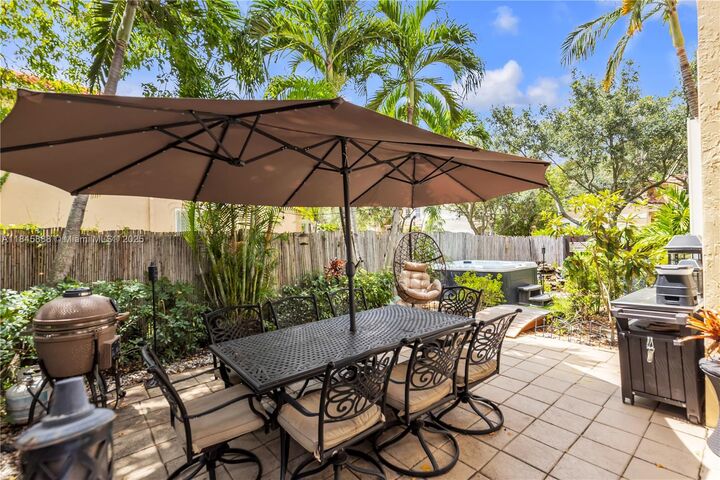 Property Photo: 3802 SW 170th Ave FL 33027