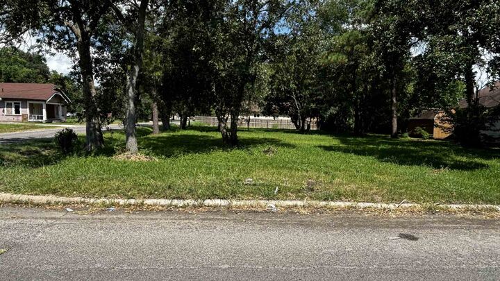 Property Photo:  2401 Thomas Blvd  TX 77640 