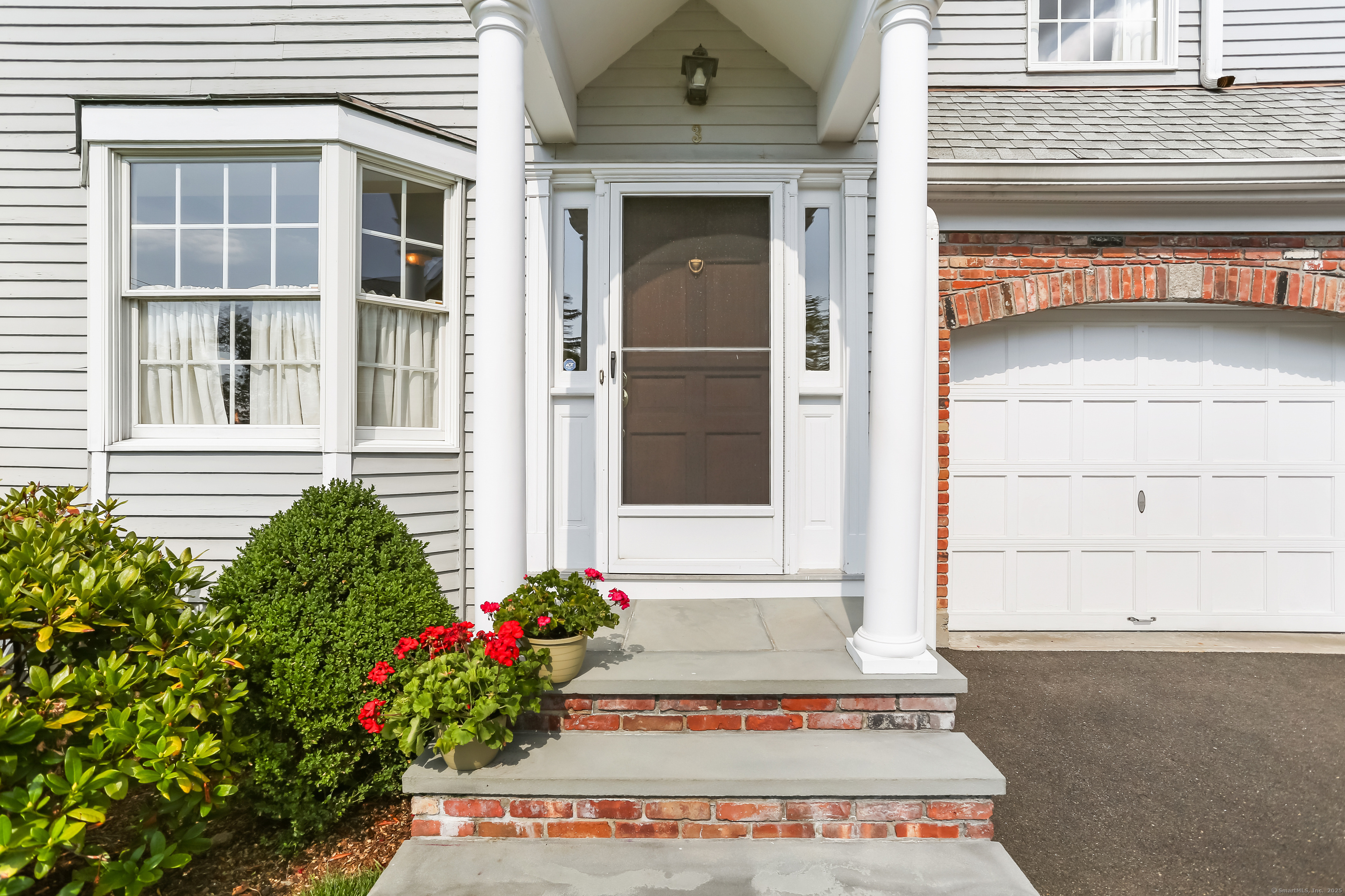 Property Photo:  34 Mead Street 3  CT 06840 