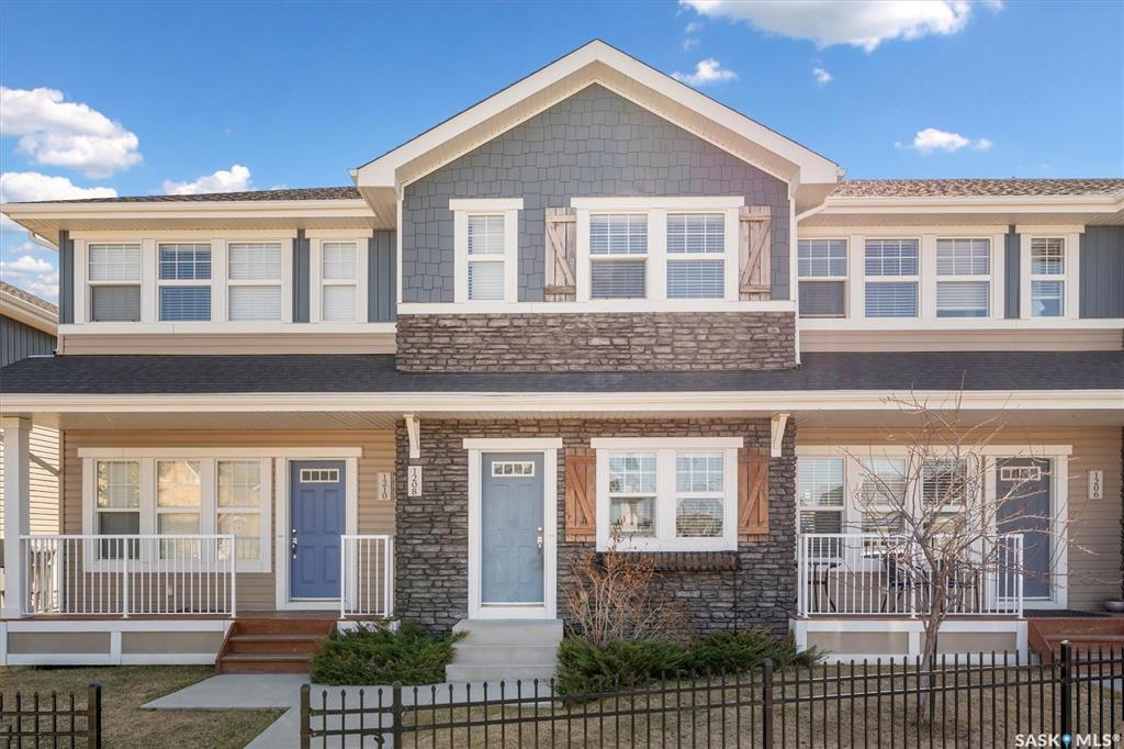 Property Photo: 1214 Pringle Way SK S7T 0X5