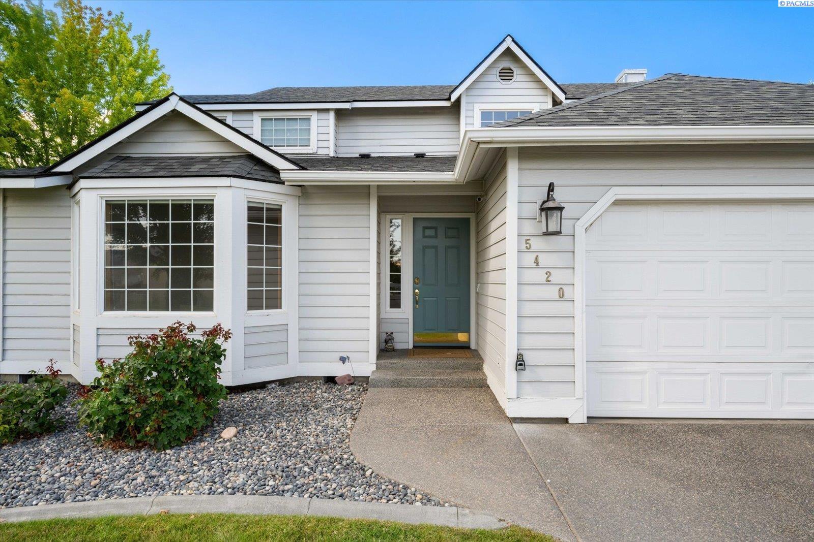 Property Photo: 5420 Swan Ct WA 99353
