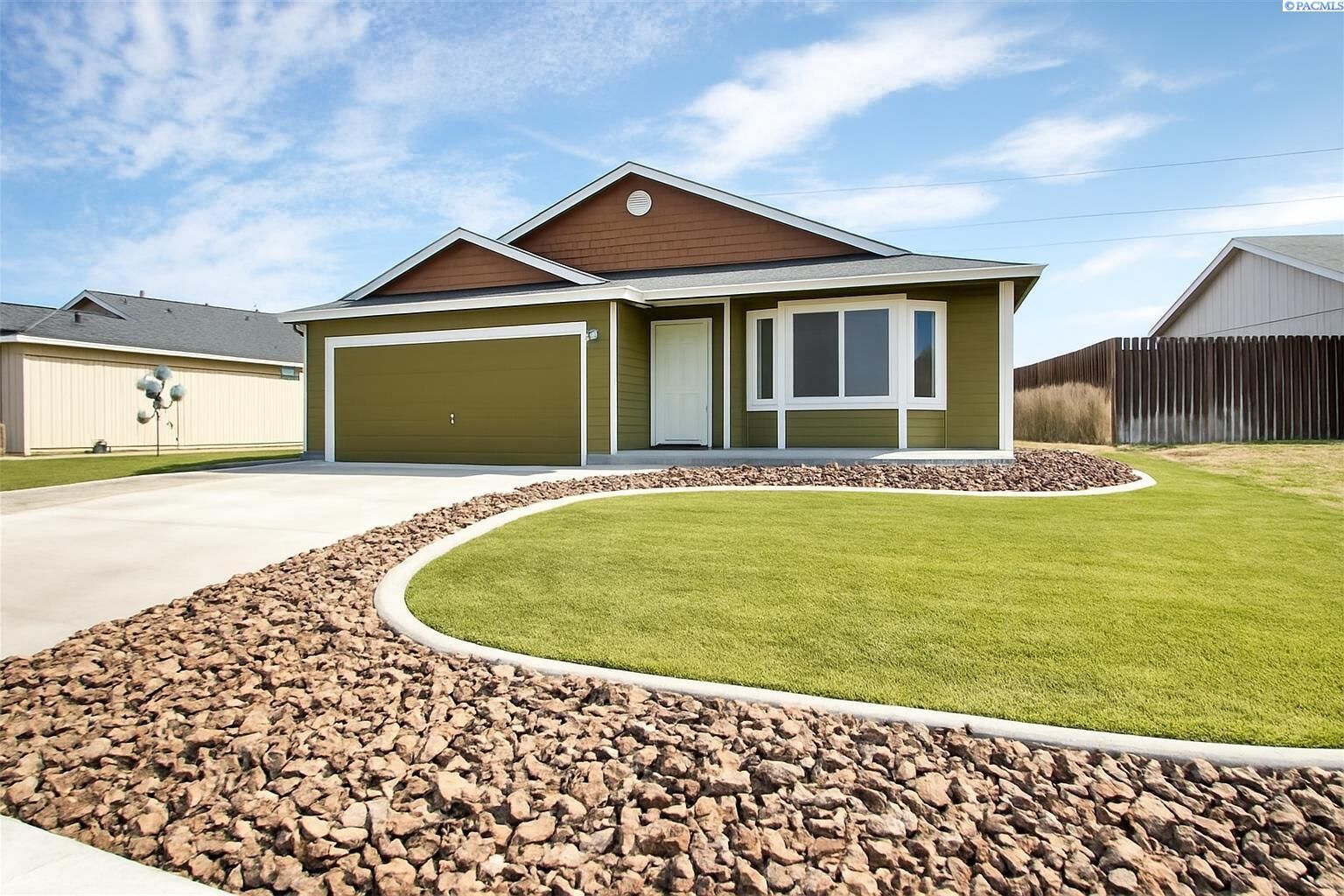 Property Photo: 4615 Clydesdale Ln WA 99301