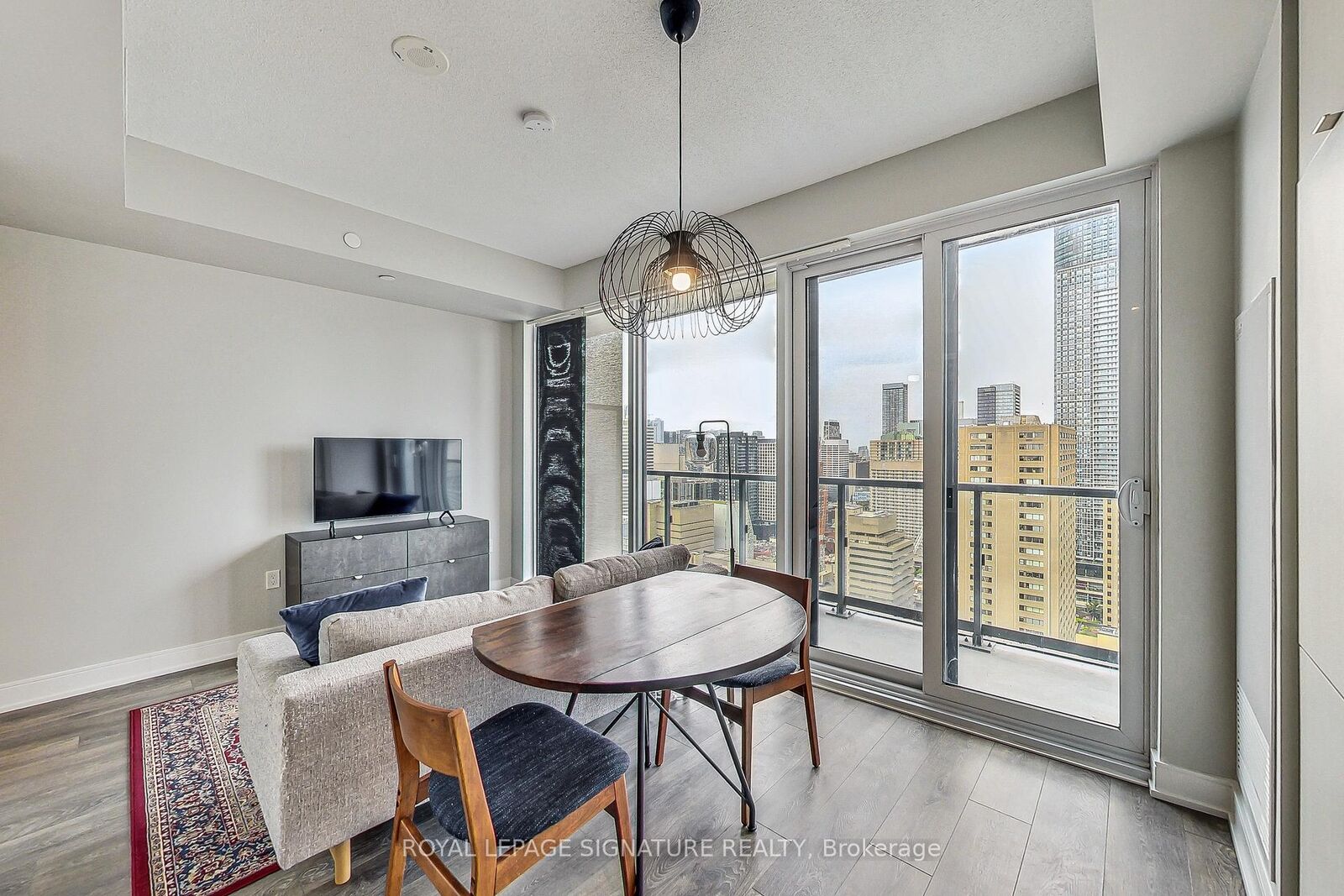 Property Photo:  89 McGill Street 2912  ON M5B 0B1 