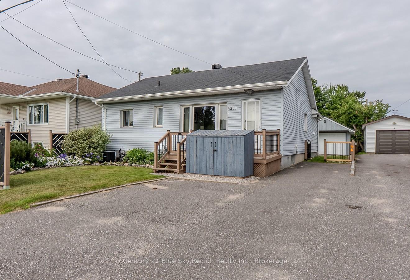 Photo de la propriété: 1211 Browning Street ON P1B 3R7