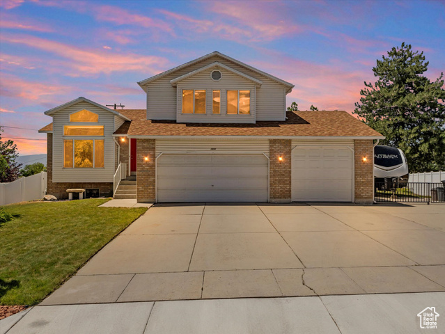 Property Photo: 7692 S Canterbury Ln UT 84121