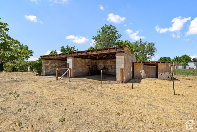 Property Photo: 1175 E 900 N UT 84043