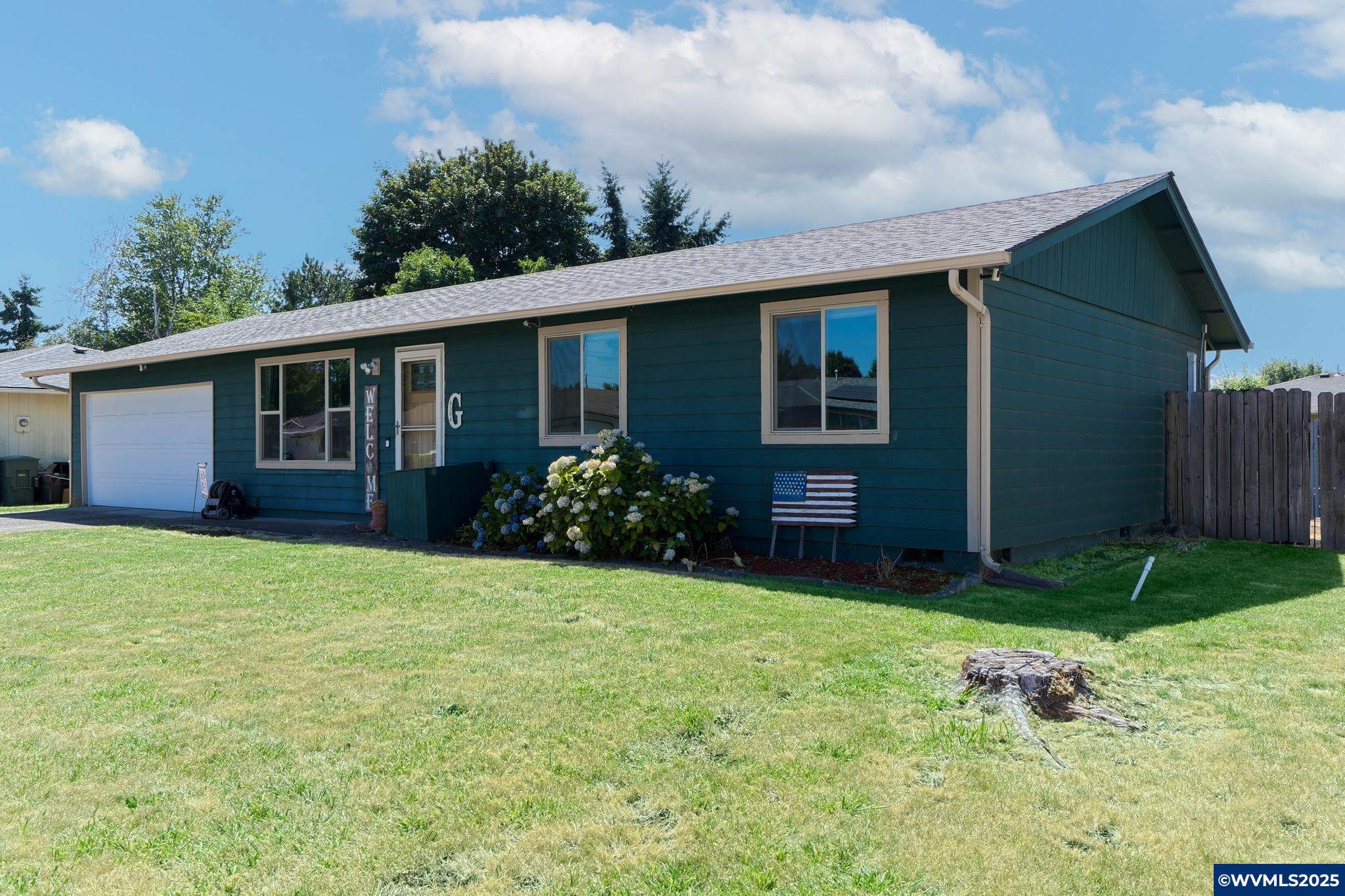 Property Photo: 4384 Burlington Lp NE OR 97305