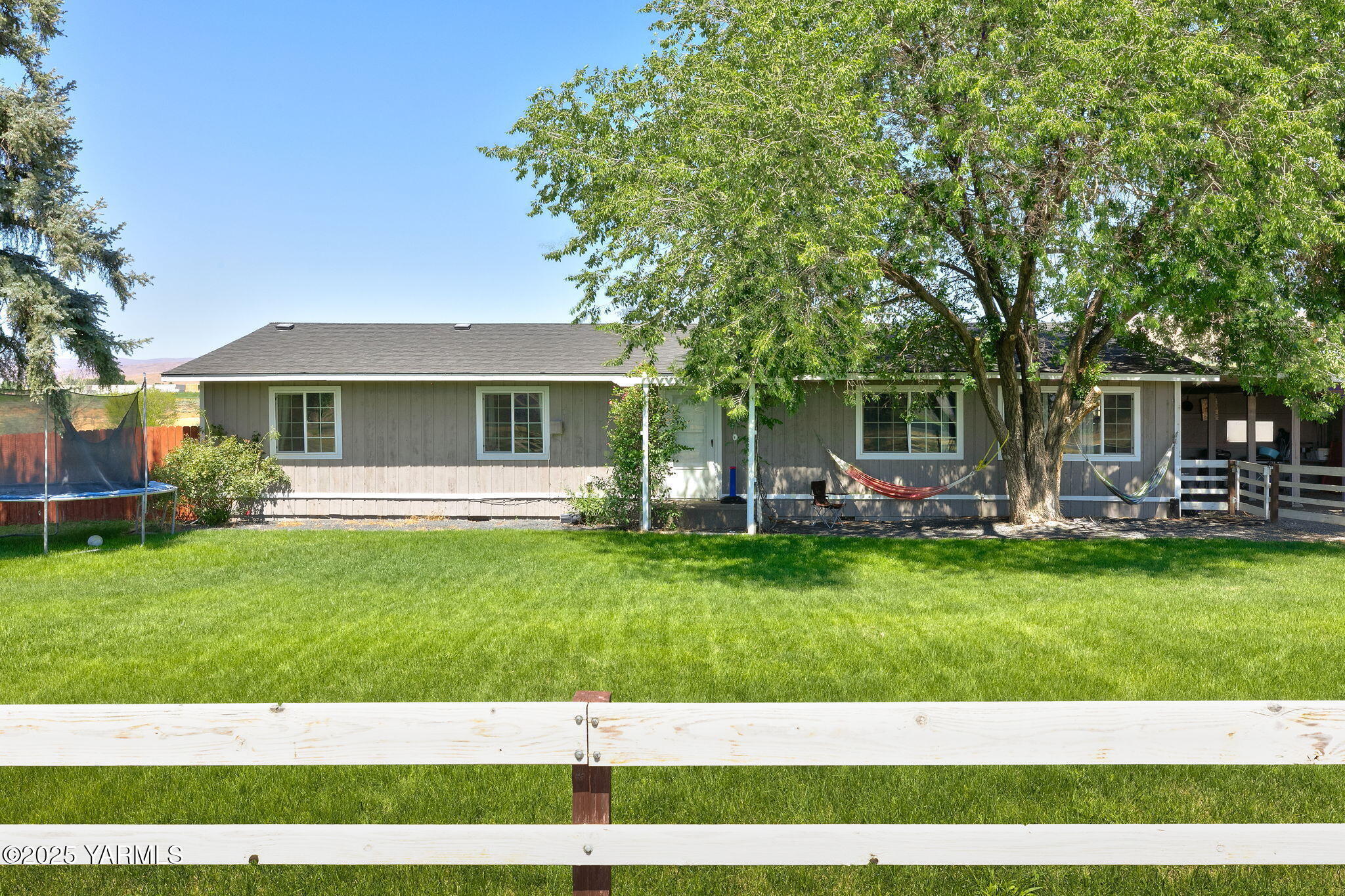 Property Photo: 240 T P Rd WA 98901