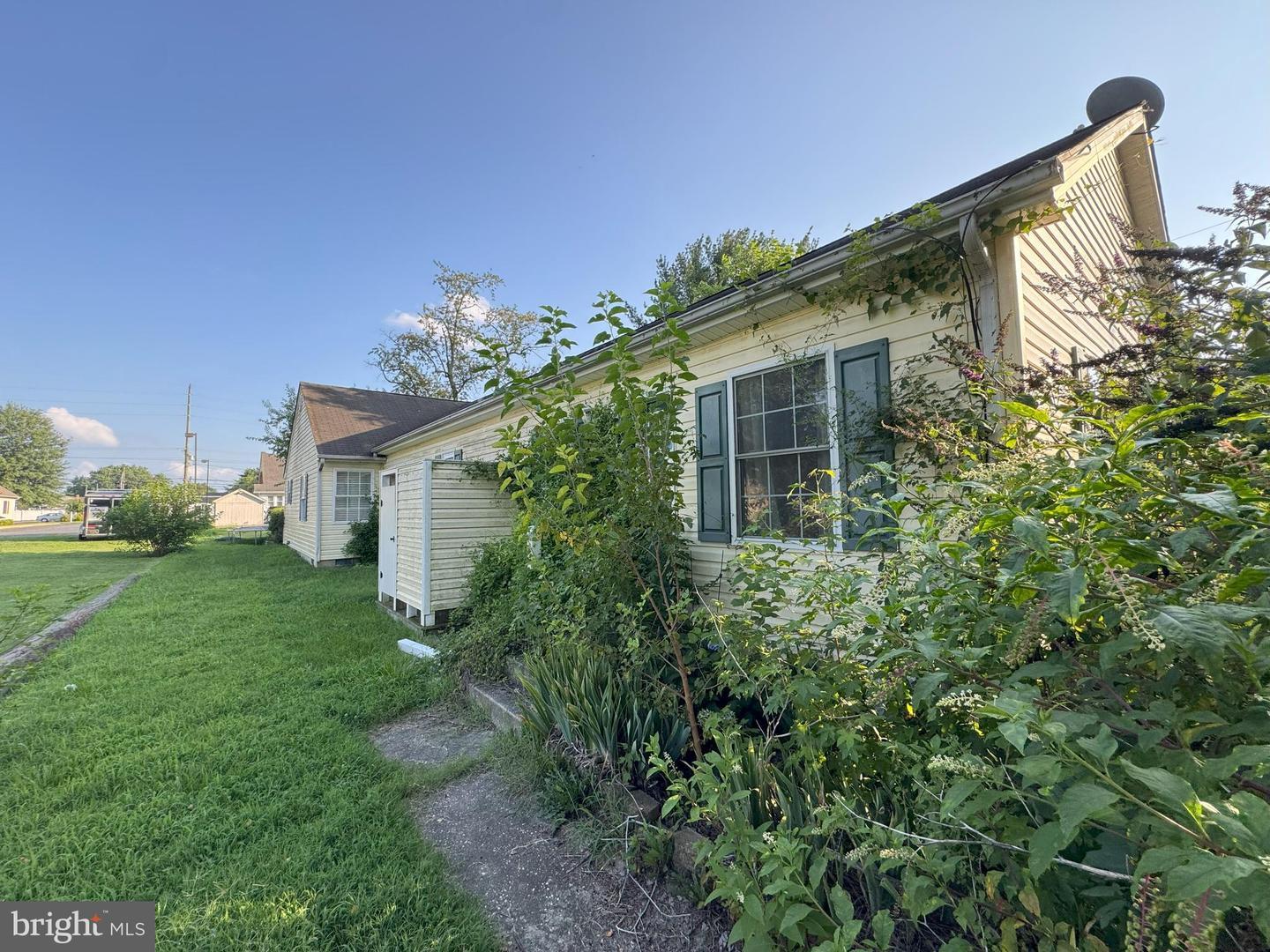 Property Photo: 602 E Laurel Street Extension DE 19947