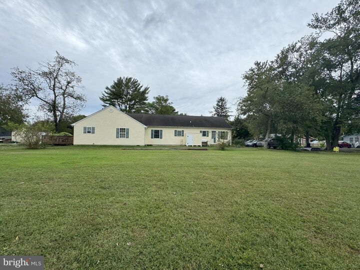 Property Photo:  602 E Laurel Street Extension  DE 19947 