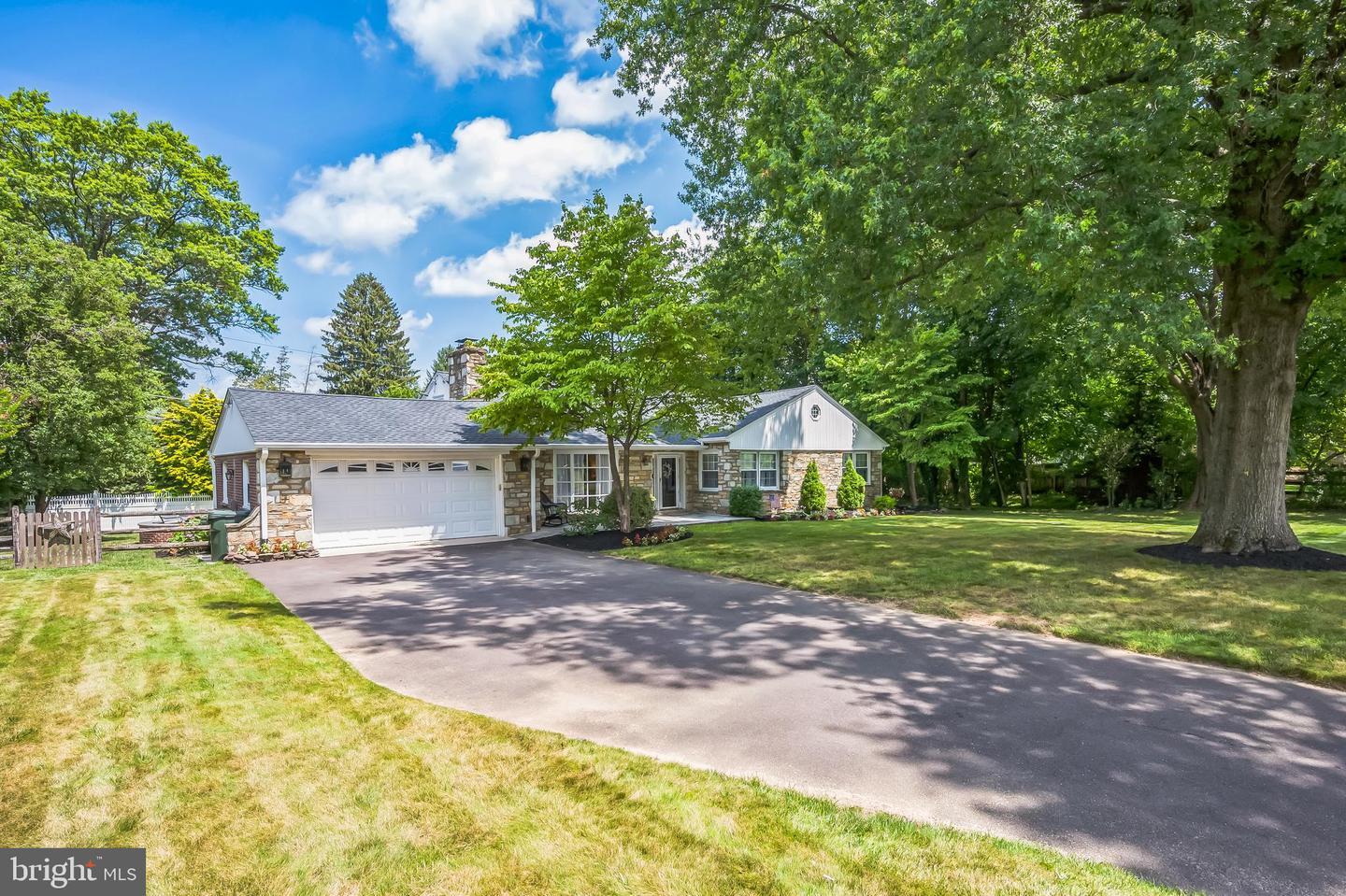 Property Photo: 1350 King Road PA 19006