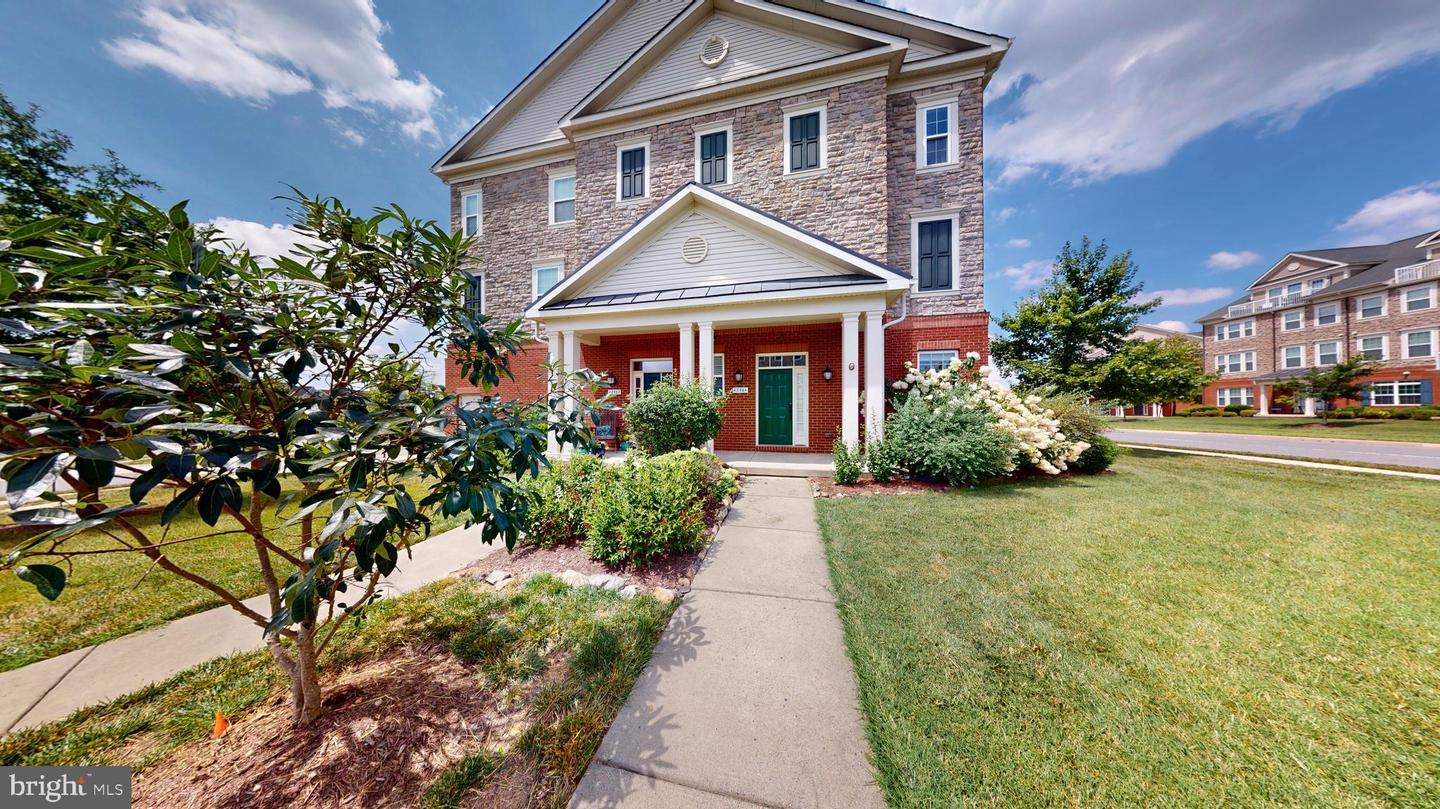 Property Photo: 42594 Wildly Terrace VA 20148