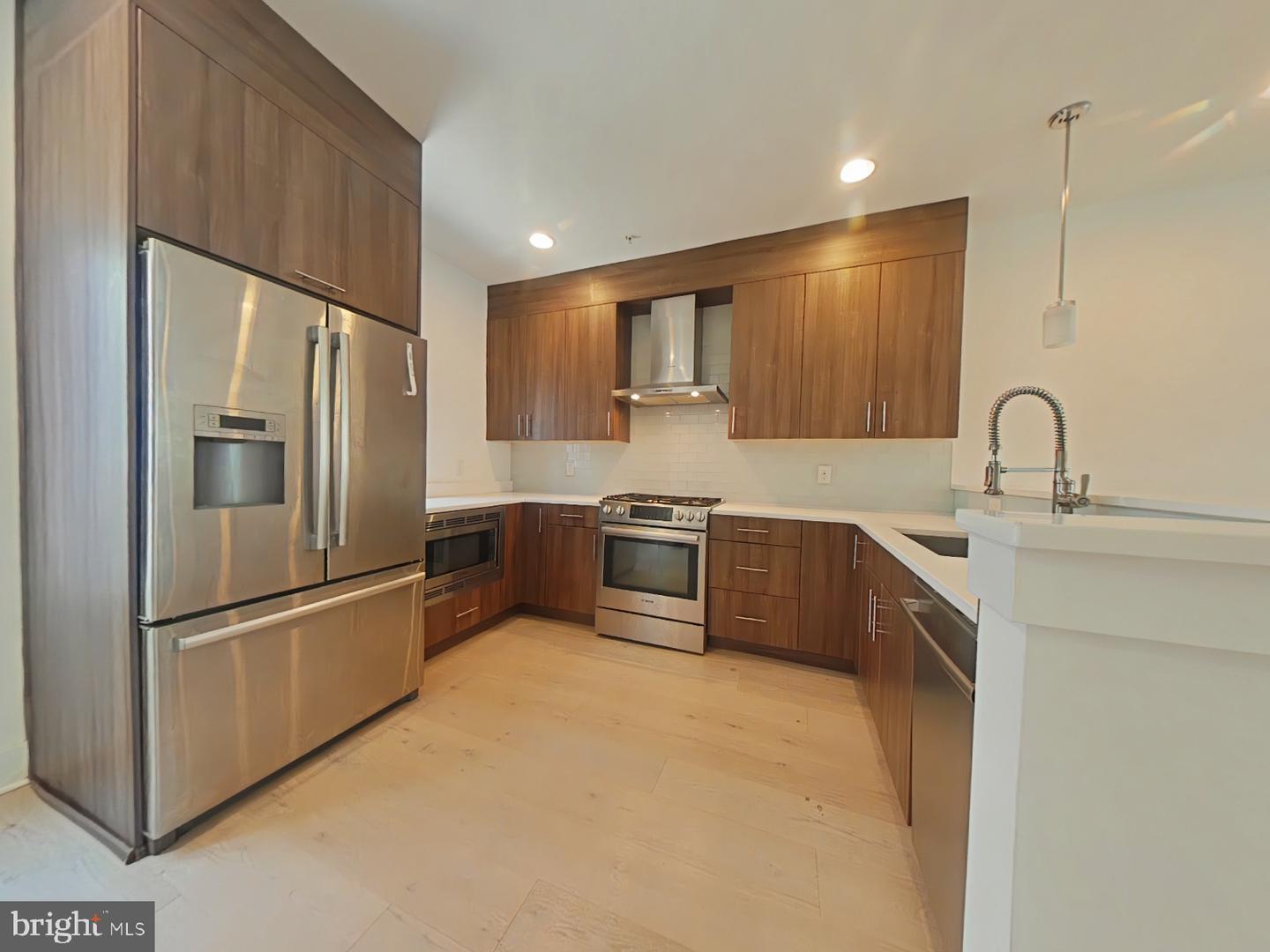 702 N Front Street 12  Philadelphia PA 19123 photo