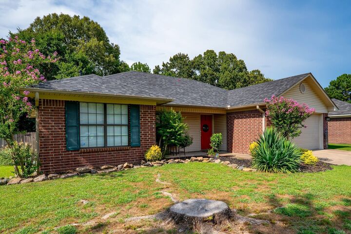 Property Photo: 1640 Southern Hills Drive AR 72034
