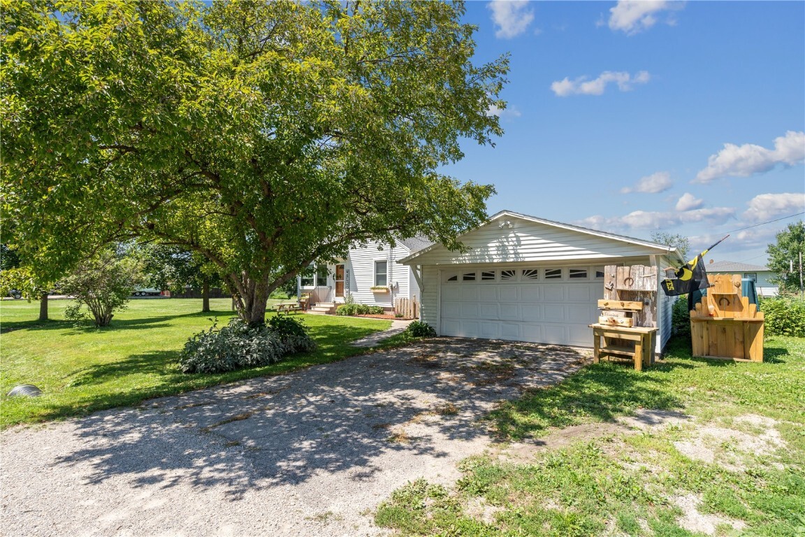 Property Photo: 600 Main Street IA 52324