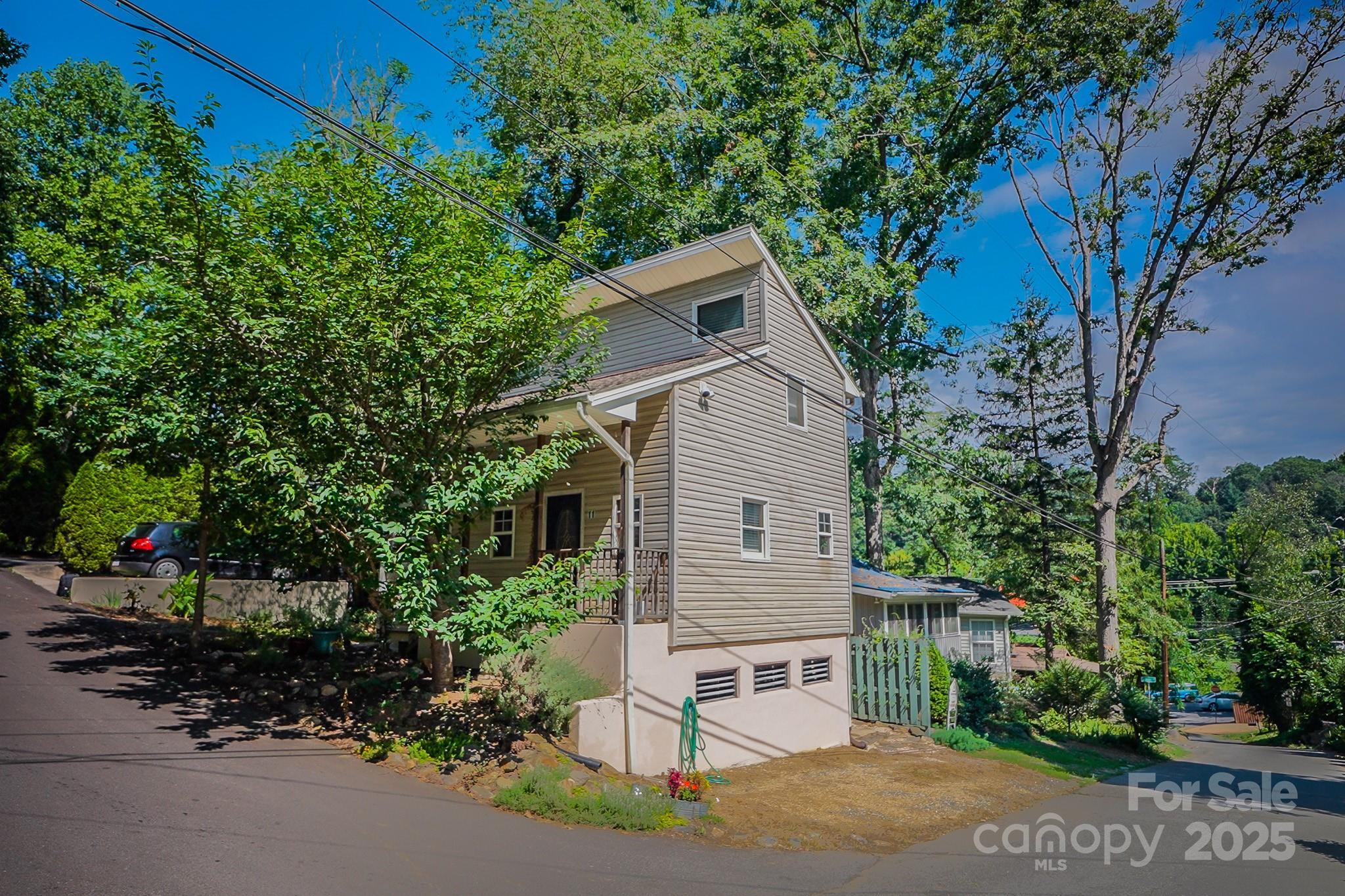 Property Photo: 11 Pinewood Road NC 28805