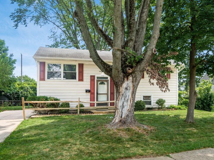 Property Photo:  570 Fairholme Road  OH 43230 