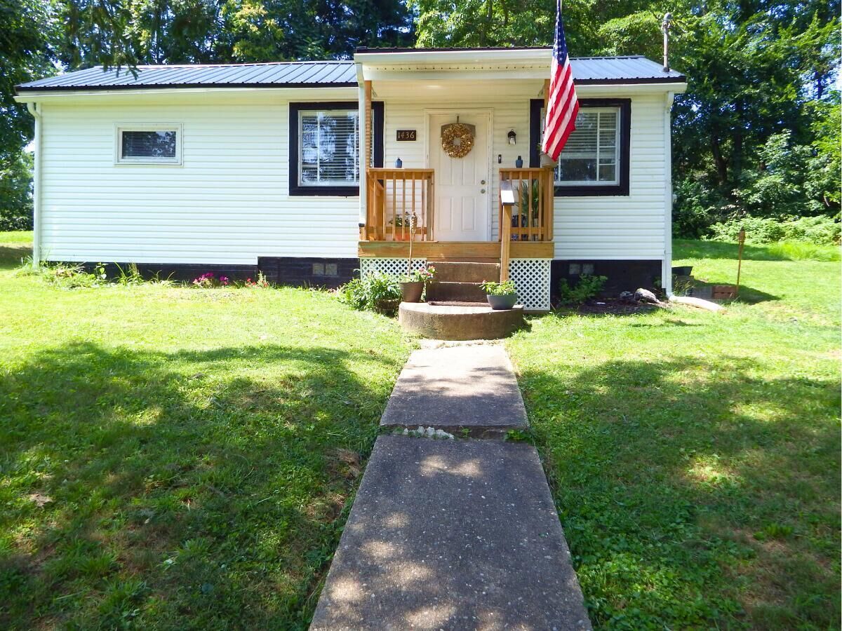 Property Photo:  1436 Saint John Street  OH 43701 