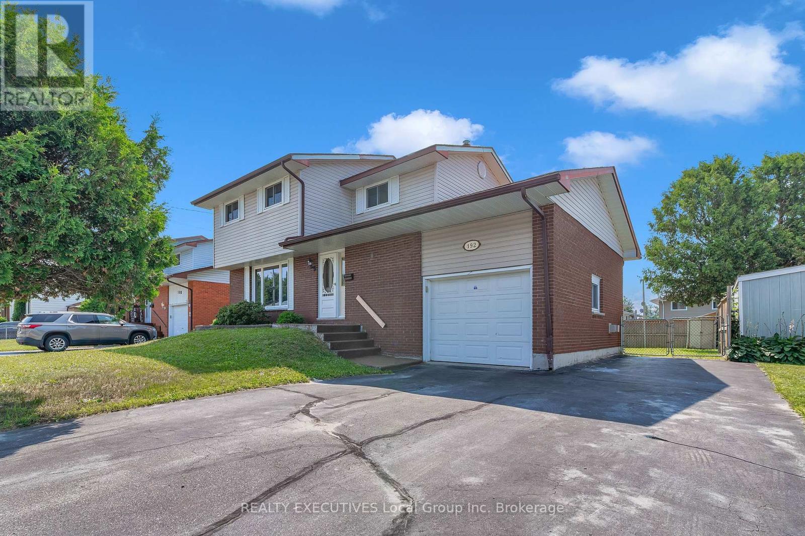 Property Photo:  192 Marshall Park Drive  ON P1A 3L2 