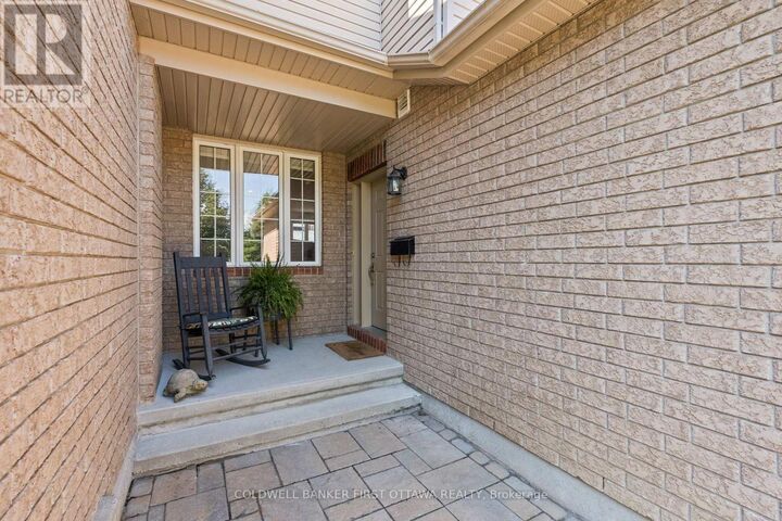 Property Photo: 280 Applecross Crescent ON K2K 0C4