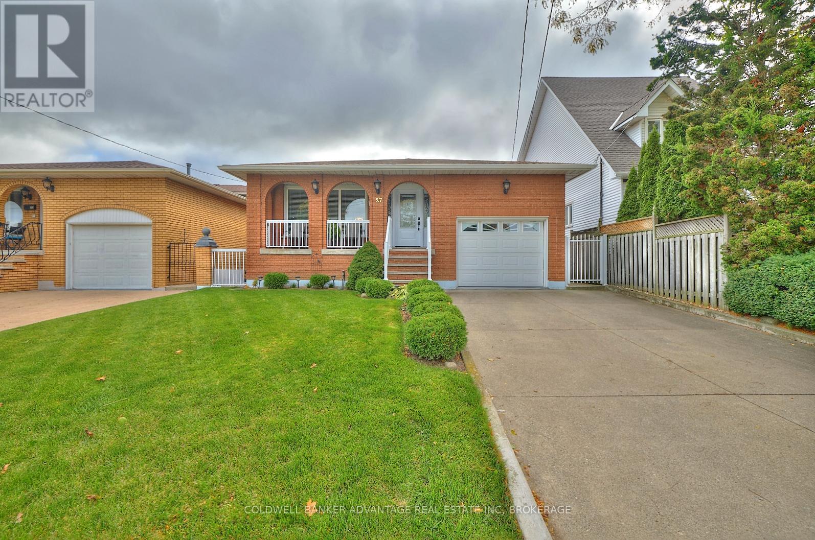 Property Photo:  27 Quinn Avenue  ON L8W 1K4 
