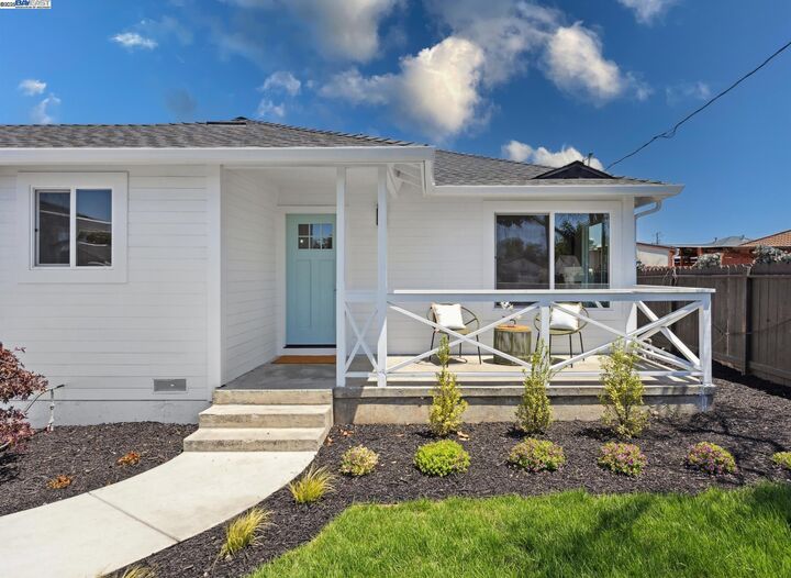 Property Photo: 36664 Magnolia St CA 94560