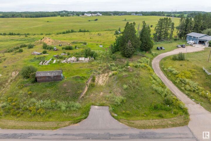 Property Photo:  53214 Rge Road 13 8  AB T7Y 0C1 
