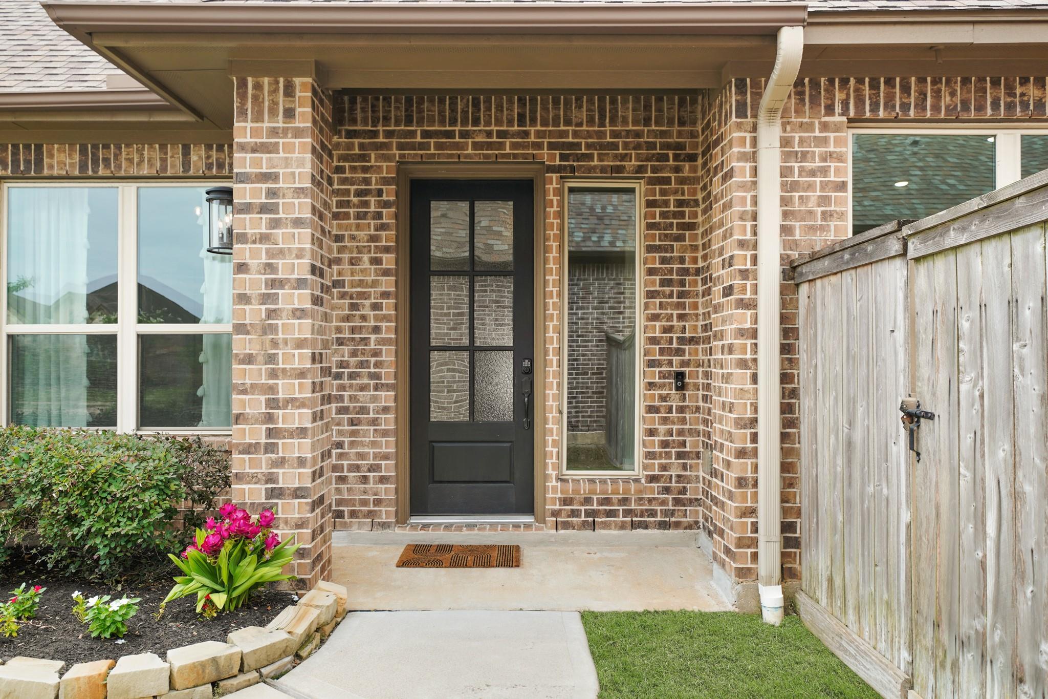 Property Photo: 2215 Rose Manor Court TX 77469