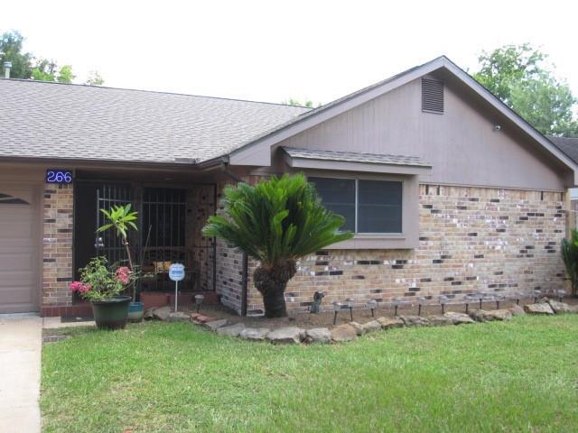 Property Photo:  266 Coach Lamp Lane  TX 77060 
