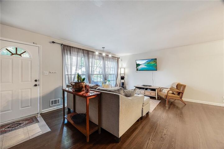 Property Photo: 312 E Sweeney Boulevard MO 64114